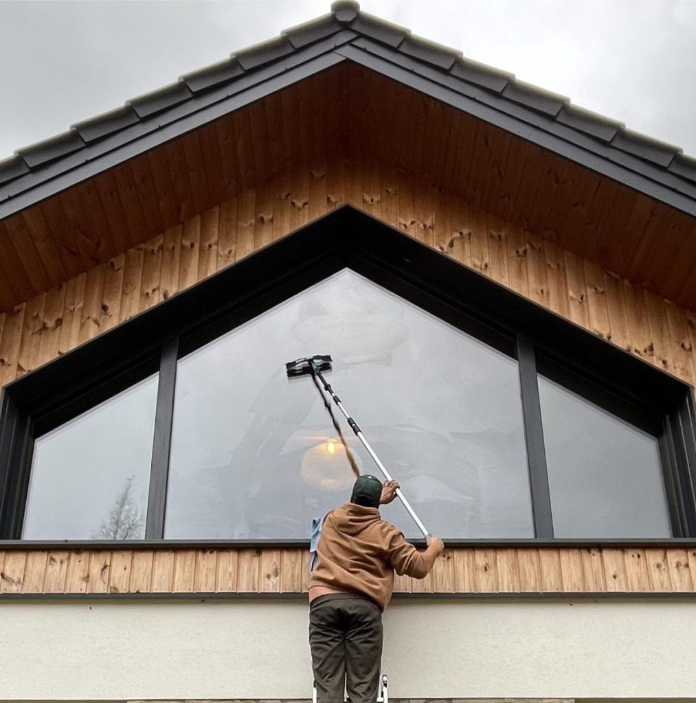 Mycie okien i witryn z firmą sprzątającą Clean Masters z Brodnicy